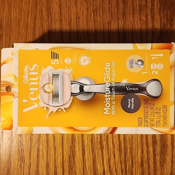 Gillette Venus MoistureGlide Razor Set - Picture 4 of 7
